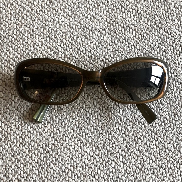 SOLD Oliver Peoples Sunglasses. Vintage Very good condition. Model Pheobe Green - Picture 1 of 11